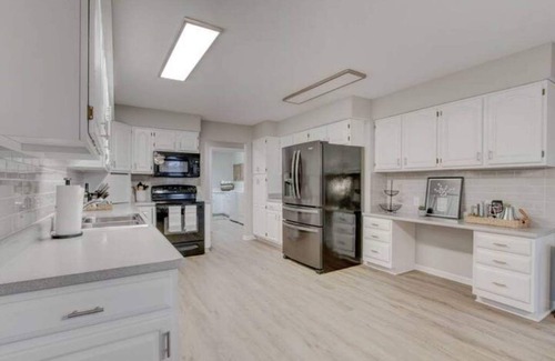 Westfield House | 30 acre park in your back yard!