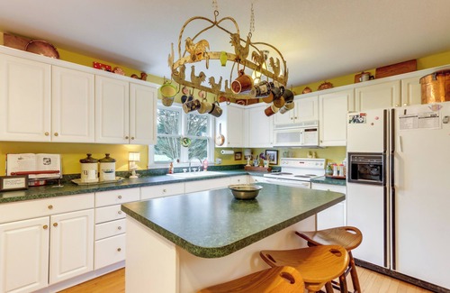 Marble House | 30 Acres of Mountainside Peace: Home in Marble