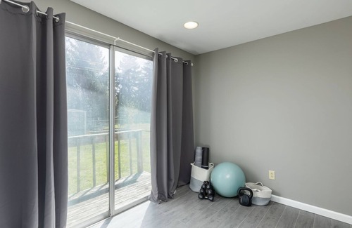 Knolls Thomas House | 30 Day Min Rental - 3BR House - Dogs Welcome - Walk to Riverside Hospital