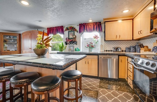 Monitor House | 30 Mins to Leavenworth: Home w/Hot Tub & Yard!