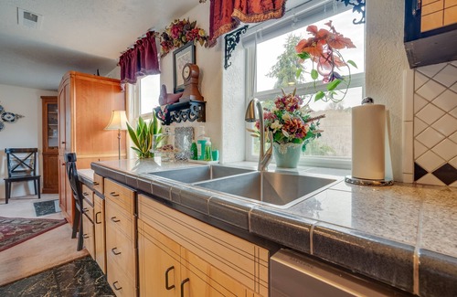 Monitor House | 30 Mins to Leavenworth: Home w/Hot Tub & Yard!