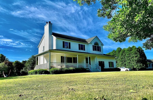 Mattituck House | 🌿30% Off Weekly Stays!🌿Surrounded by Vineyards-Farms, the heart of NorthForknn