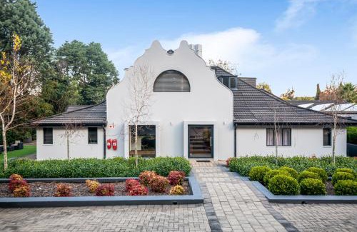 Waverley House | 30 on Whites Guesthouse