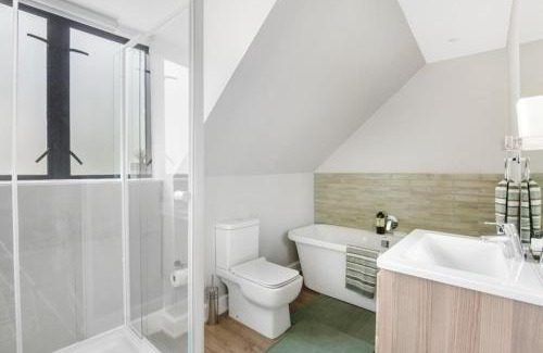 Waverley House | 30 on Whites Guesthouse