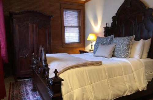 Downtown Minneapolis Bed & Breakfast | 300 Clifton