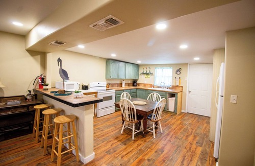 Port Mansfield House | 300 Copano-Cozy cabin with 2 bedrooms 2 baths