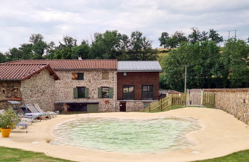 Croizet-sur-Gand Cottage | 300 m² Cabin ∙ 5 bedrooms ∙ 13 guests