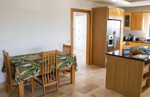 Enniscorthy House | 300 m² House ∙ 4 bedrooms ∙ 14 guests