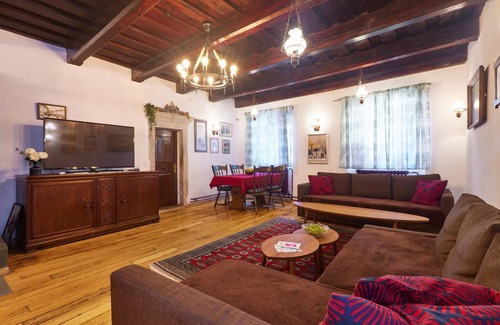 Samobor House | 300 m² House ∙ 3 bedrooms ∙ 9 guests