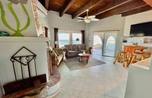 Las Conchas House | 300 m² House ∙ 3 bedrooms ∙ 8 guests