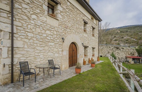 Quintana de Valdivielso House | 300 m² House ∙ 5 bedrooms ∙ 10 guests