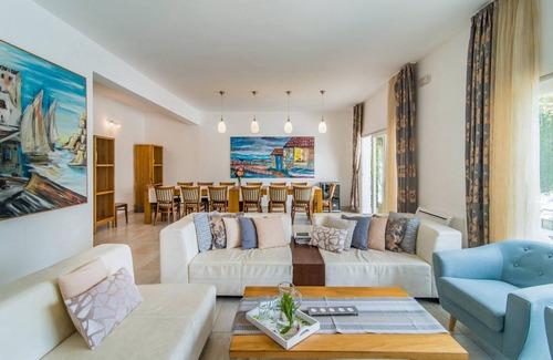 Mirce House | 300 m² House ∙ 7 bedrooms ∙ 17 guests
