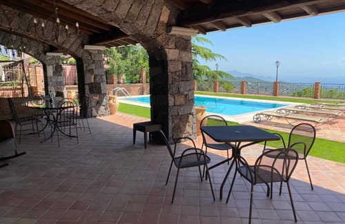 Zafferana Etnea Villa | 300 m² Villa ∙ 5 bedrooms ∙ 12 guests