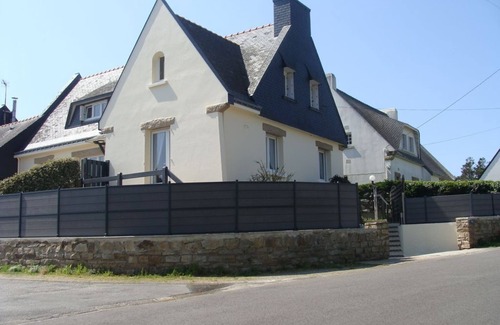 Saint-Pierre-Quiberon Apartment | 300m from the sea, Apartment in Breton house with terrace
