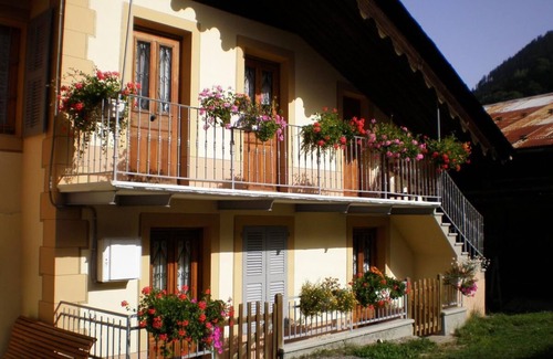 Areches Apartment | 300m from resort center, Ground floor, parking, tv, ski locker, 50m², Arêches-Beaufort