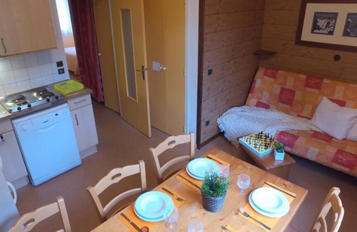 Lelex Apartment | 300m from resort center, swimming pool, parking, tv, ski locker, 32m², Lélex