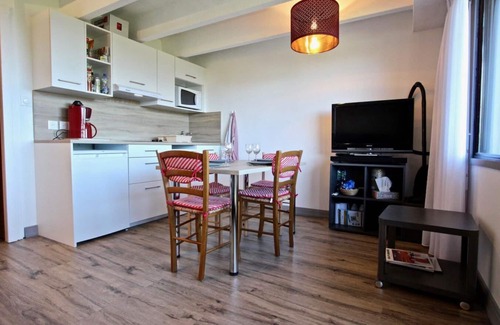 Chamrousse Apartment | 300m from ski slopes, 3rd floor, balcony, parking, tv, ski locker, 24m², Chamrousse