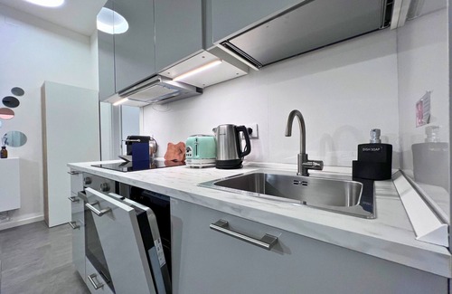Sud-Ovest Apartment | [300mt Verona Fiera] Residenza Ruffoni