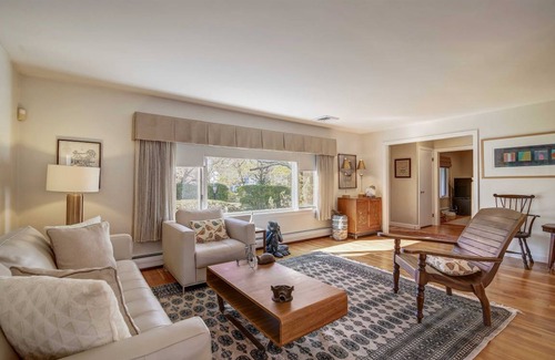 Marblehead House | 302 m² House ∙ 4 bedrooms ∙ 8 guests