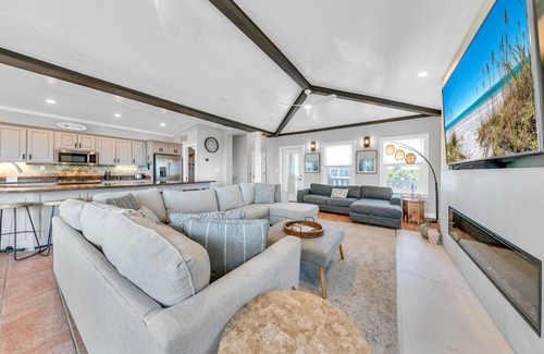 Santa Rosa Beach House | 🐬30A-Steps to Beach-Gulf Views-4 Bikes-Dolphin Overlook🐬