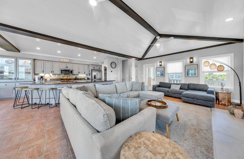 Santa Rosa Beach House | 🐬30A-Steps to Beach-Gulf Views-4 Bikes-Dolphin Overlook🐬