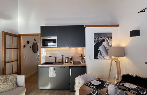 Megeve Apartment | 30m2 apartment - sleeps 4 500m from the Megève slopes + Parking - Wifi - Locker