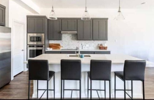 Haslet House | 30min from DFW ~ New 3BR Home w/ Fireplace