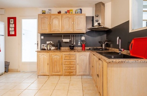 Dax House | 30mn from beaches, large 8-room house with Andalusian patio and private pool.