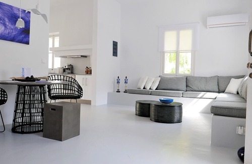 Rhodes Villa | 30villa Rd in Rhodes