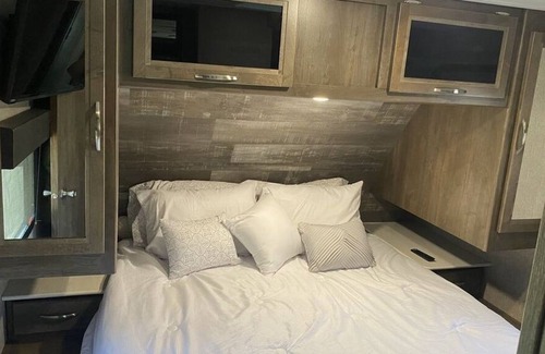 Berwick House | 31' Coleman RV at River Oaks RV Park