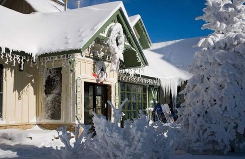 Snowshoe Condo | 31 Snowshoe Village Retreat Steps to Slopes Ski in Ski out
