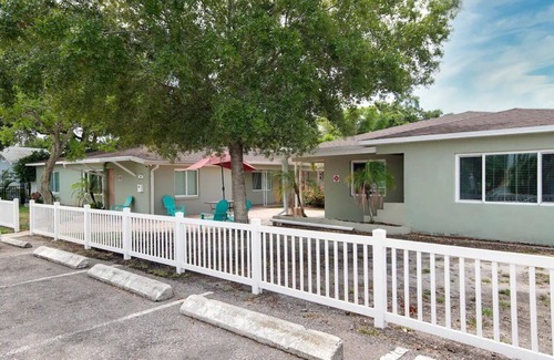 Historic Old Northeast House | 310 Unit B3- Studio Coffee Pot By Coastal Cottages
