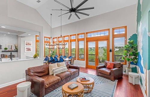 Dripping Springs House | 311 m² House ∙ 8 bedrooms ∙ 23 guests