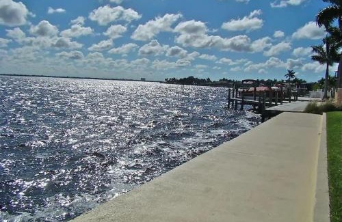 Caloosahatchee Villa | 3111 Riverhouse Prince · 3111 Riverhouse Prince - Stunning Riverfront