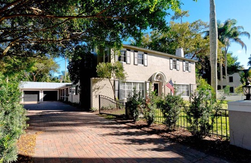 River District House | 314 m² House ∙ 5 bedrooms ∙ 15 guests
