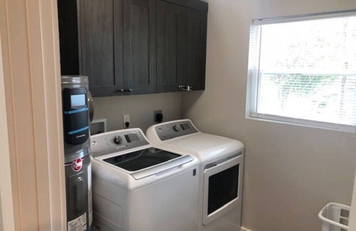 Longview Apartment | 3143 Dover #3 · NEW Modern QUALITY Apartment #3 - Goodson