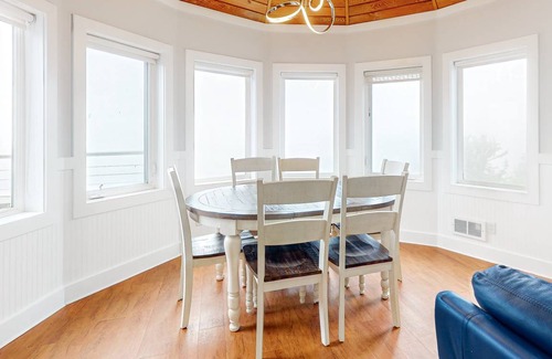 Oceanside House | 316 m² House ∙ 7 bedrooms ∙ 17 guests