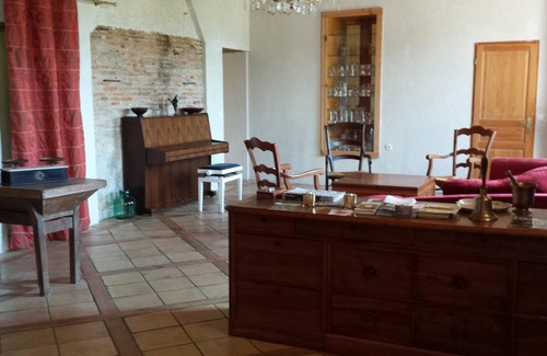 Salvagnac House | 320 m² Gîte ∙ 8 bedrooms ∙ 15 guests