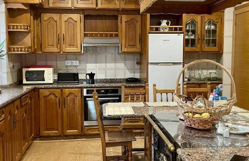 Sober House | 320 m² House ∙ 7 bedrooms ∙ 12 guests