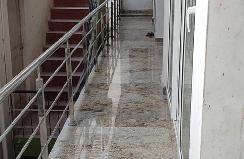 Jeevan Bima Nagar House | 321 m² House ∙ 6 bedrooms ∙ 2 guests