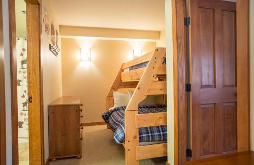 Snowbird Apartment | 3216 - One Bedroom Den Standard Powderhorn Lodge condo