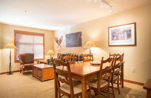 Snowbird Apartment | 3216 - One Bedroom Den Standard Powderhorn Lodge condo