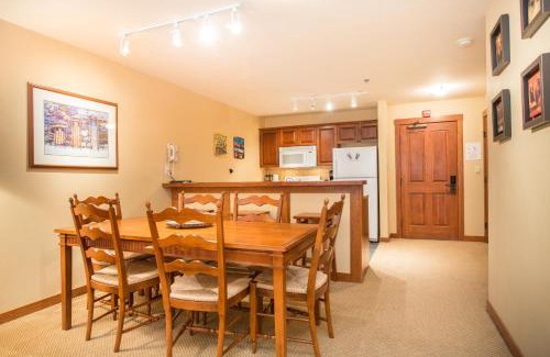 Snowbird Apartment | 3216 - One Bedroom Den Standard Powderhorn Lodge condo