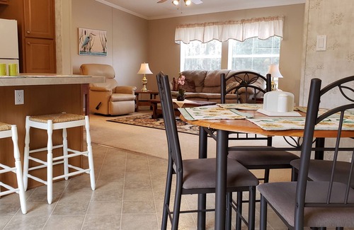 Crystal River House | ♥️🏖325’ LAKE ROUSSEAU WATERFRONT, 75’ PIER W/SLIP🐠 55+ NATURE LOVERS DELIGHT⛱