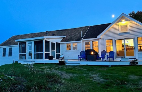 Bath House | 325 Year OldWaterfront Fully Renovated Loaded with AmenitiesnBring Your Boat!