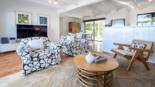 Killcare Heights House | '33 Degrees - Stunning Views' by HolidayCo