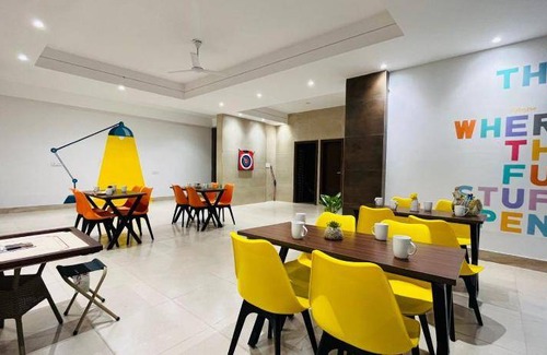 DLF Phase 3 Hotel | 33 m² Hotel ∙ 2 guests