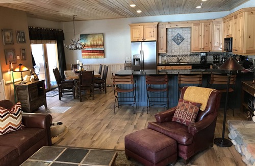 Park City Condo | 33 mins. from AP! Walk to Cabriolet! Super location! Feels like home!