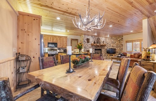 Park City Condo | 33 mins. from AP! Walk to Cabriolet! Super location! Feels like home!