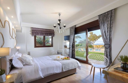 Vathianos Kampos House | 330 m² Farmhouse ∙ 6 bedrooms ∙ 16 guests